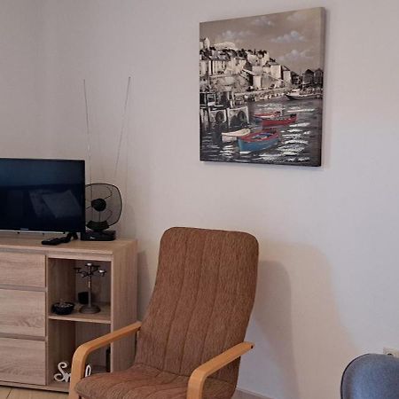 Apartment Jelka Malinska Buitenkant foto