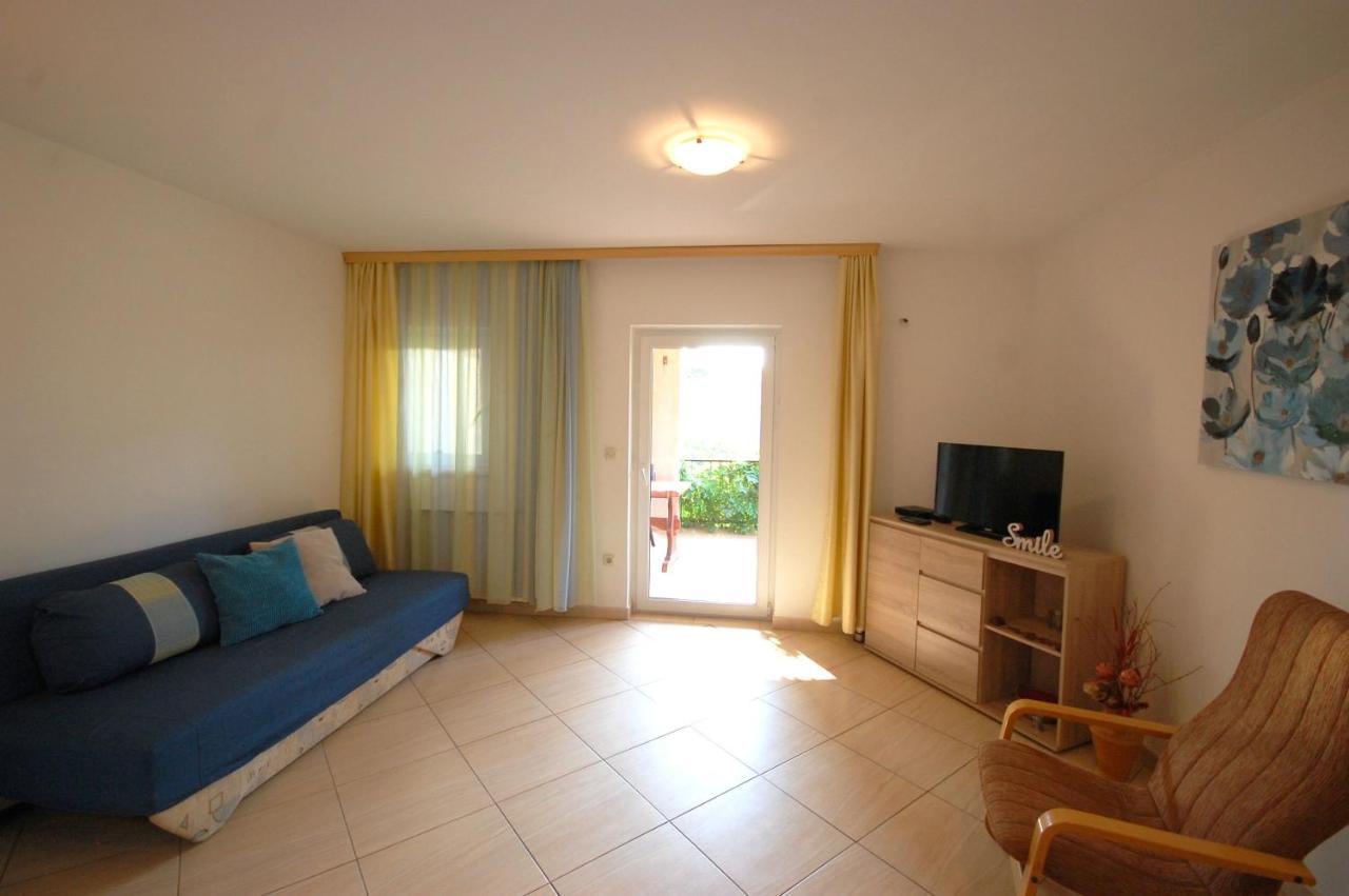 Apartment Jelka Malinska Buitenkant foto