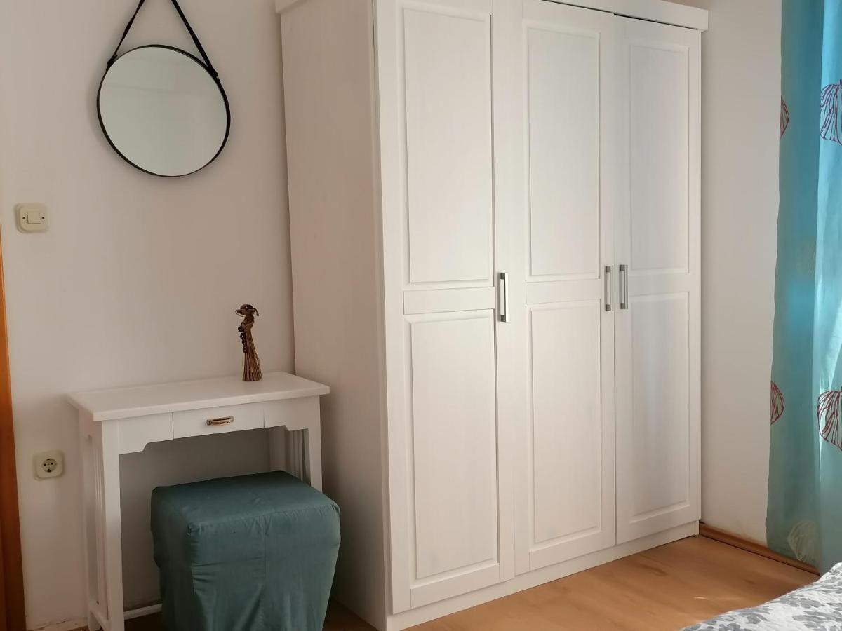 Apartment Jelka Malinska Buitenkant foto