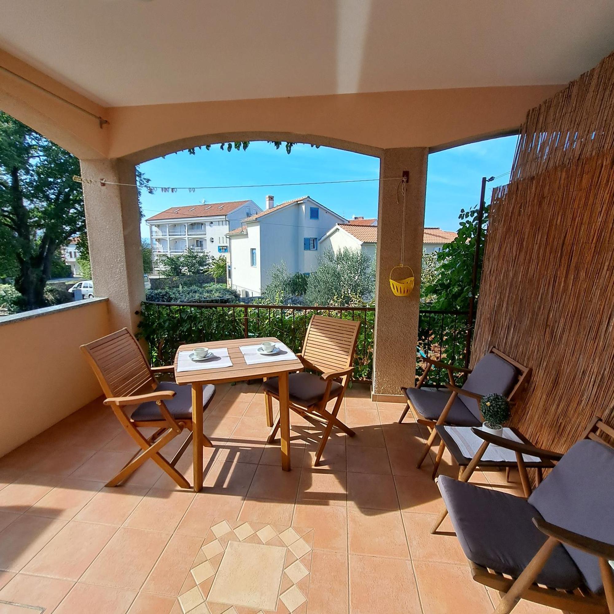 Apartment Jelka Malinska Buitenkant foto