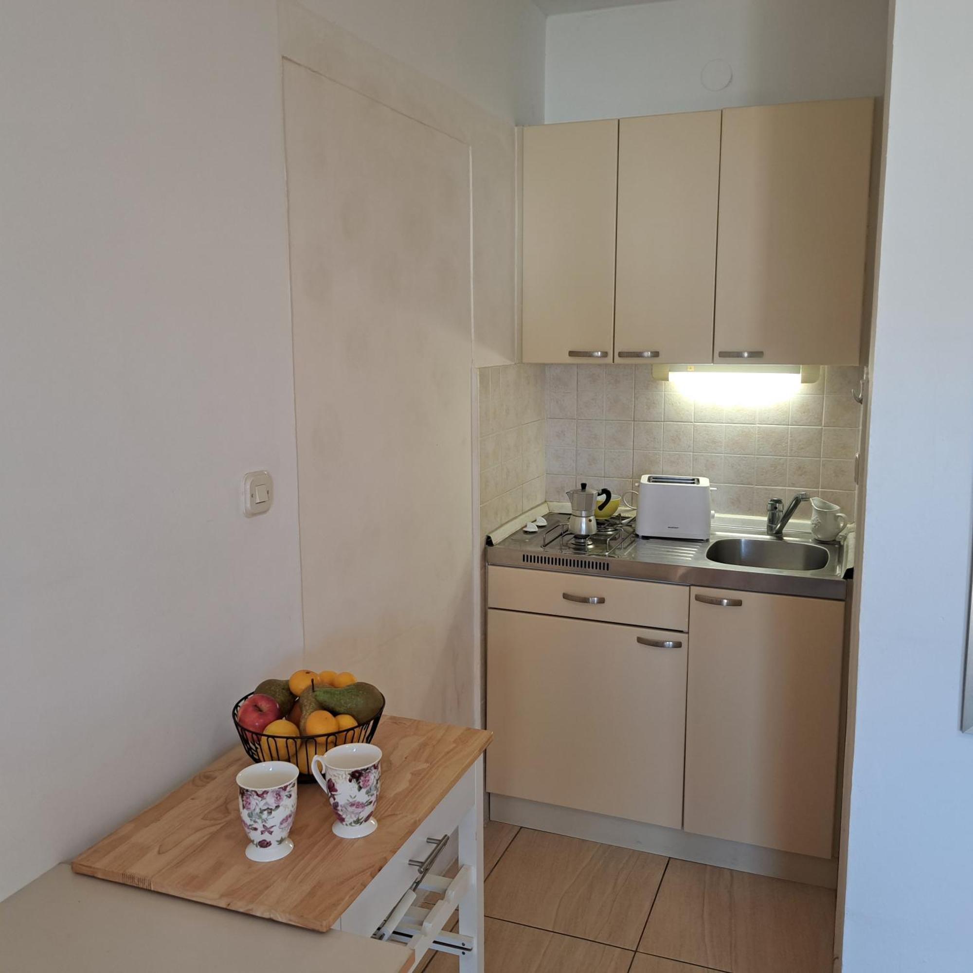 Apartment Jelka Malinska Buitenkant foto